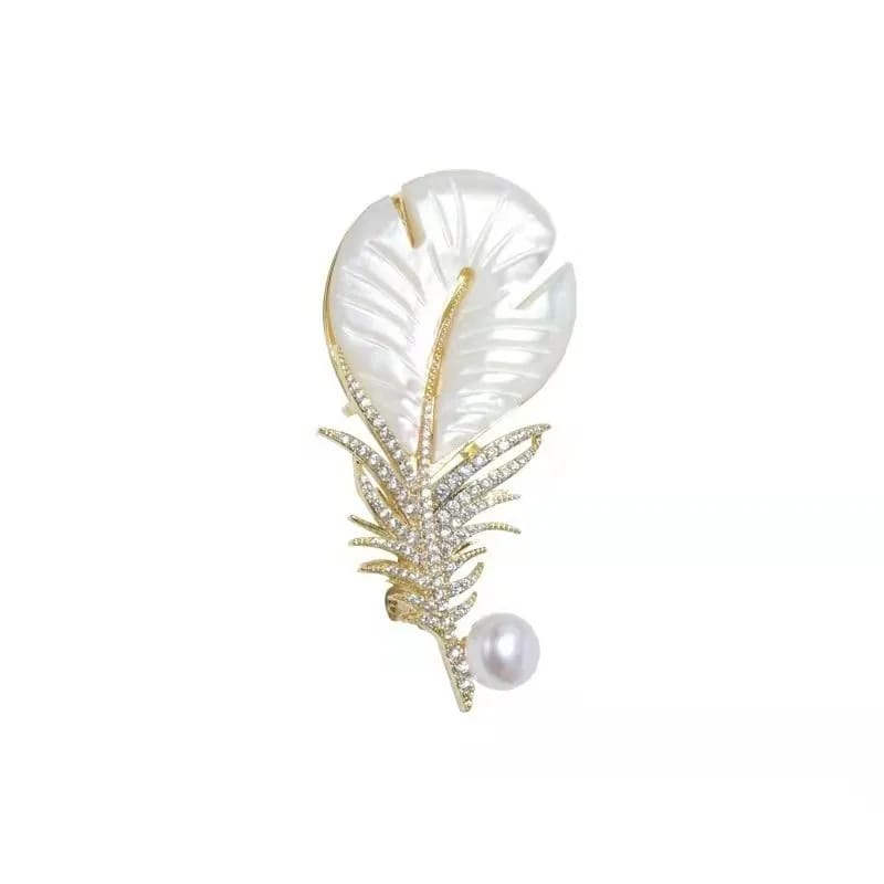Fashion Crystal Shell Feather Brooch Pins For Women Luxury White Pearl Gold Color Party Wedding Gifts Clothing Accessories