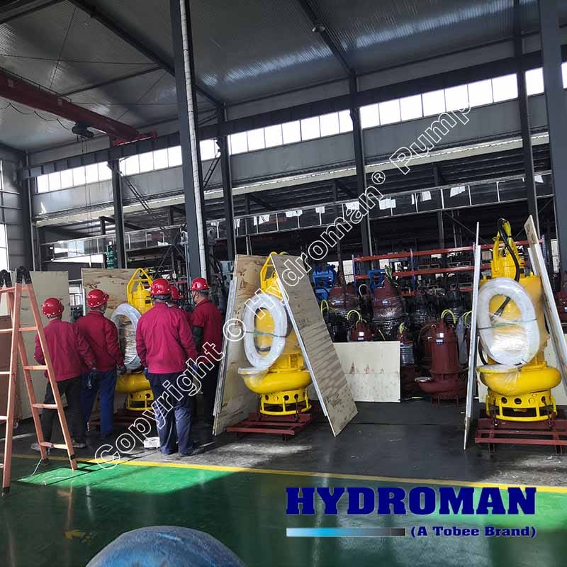 Submersible sewage pump with cooling jacket for the dry installation