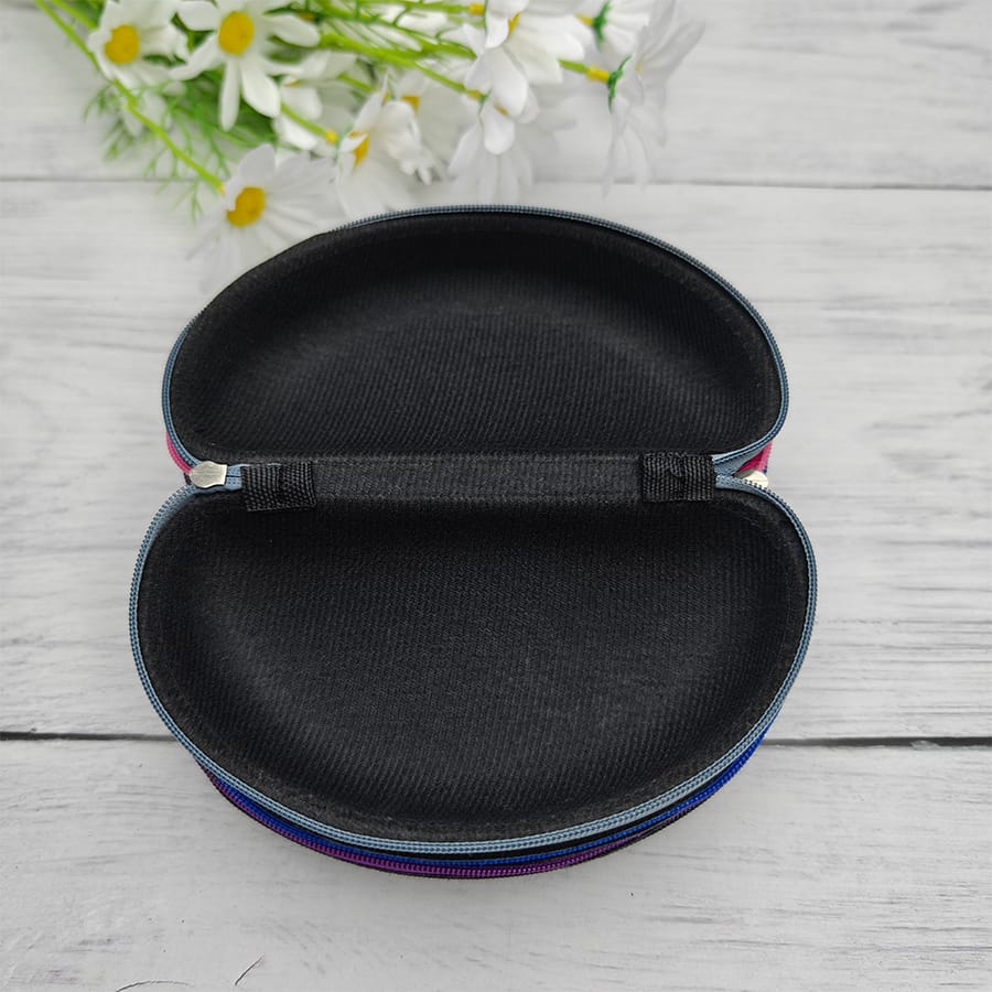Zipper glasses case