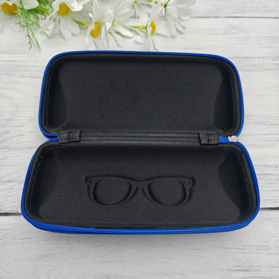 Zipper glasses case